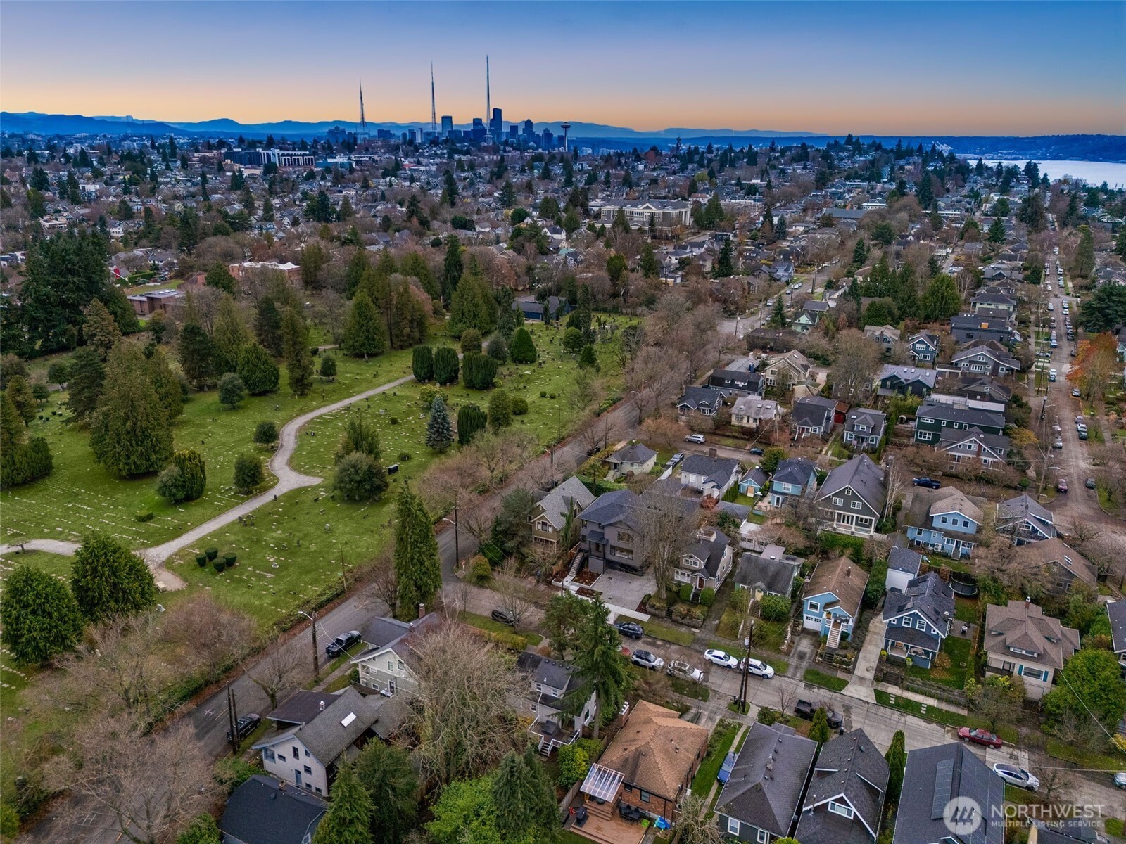 809 West Armour Street Seattle, WA 98119 - Photo 29 of 35