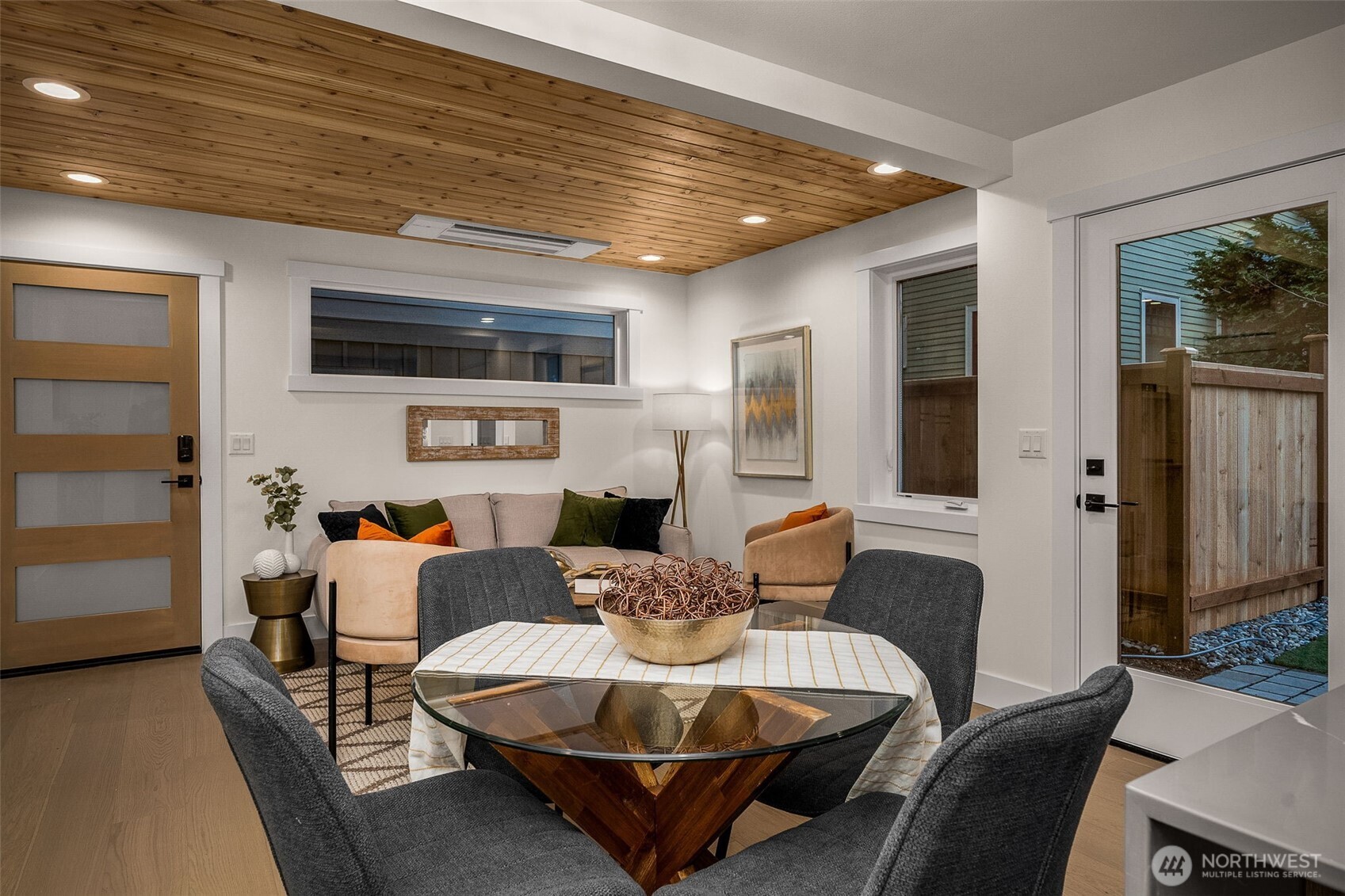 809 West Armour Street Seattle, WA 98119 - Photo 8 of 35