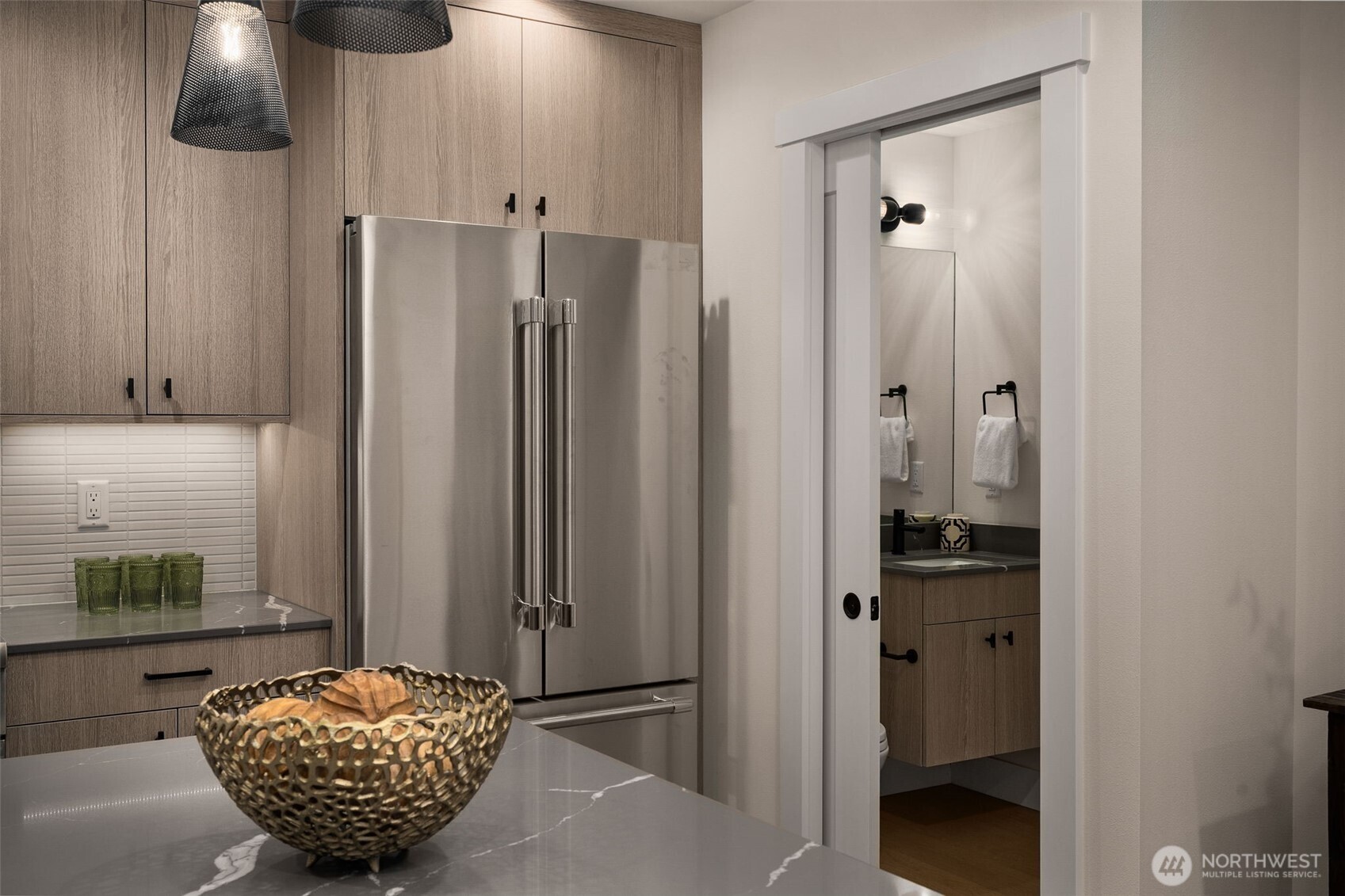 809 West Armour Street Seattle, WA 98119 - Photo 9 of 35