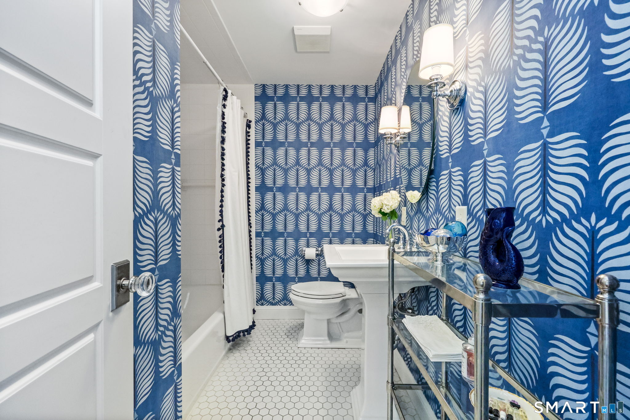 693 South Benson Road Fairfield, CT 06824 - Photo 16 of 40