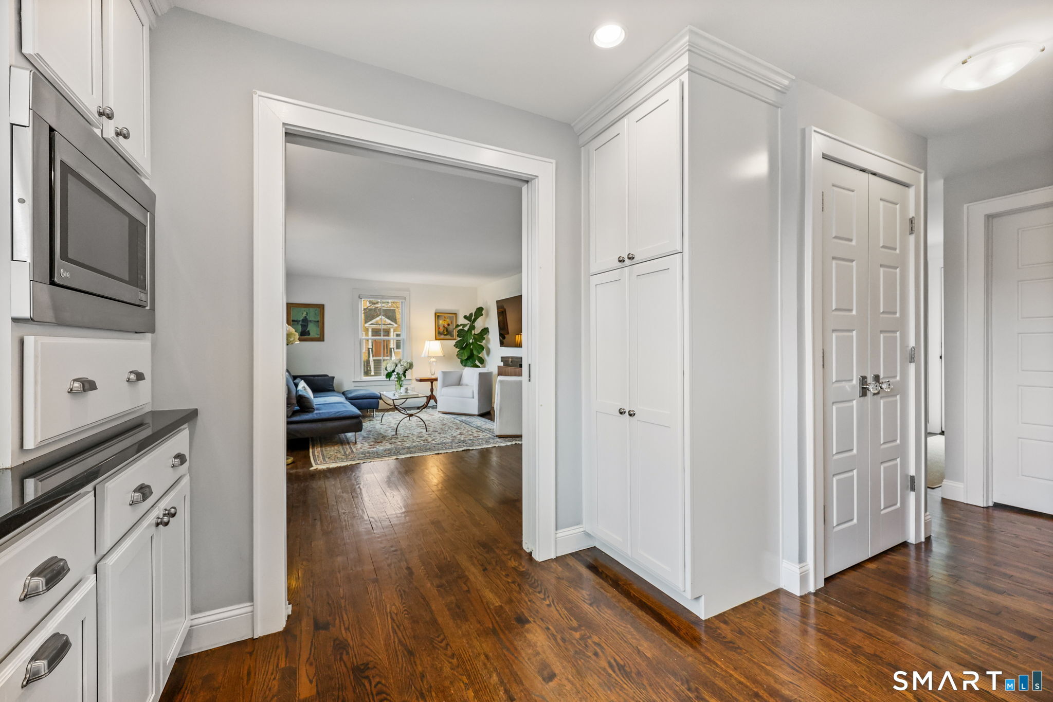 693 South Benson Road Fairfield, CT 06824 - Photo 6 of 40