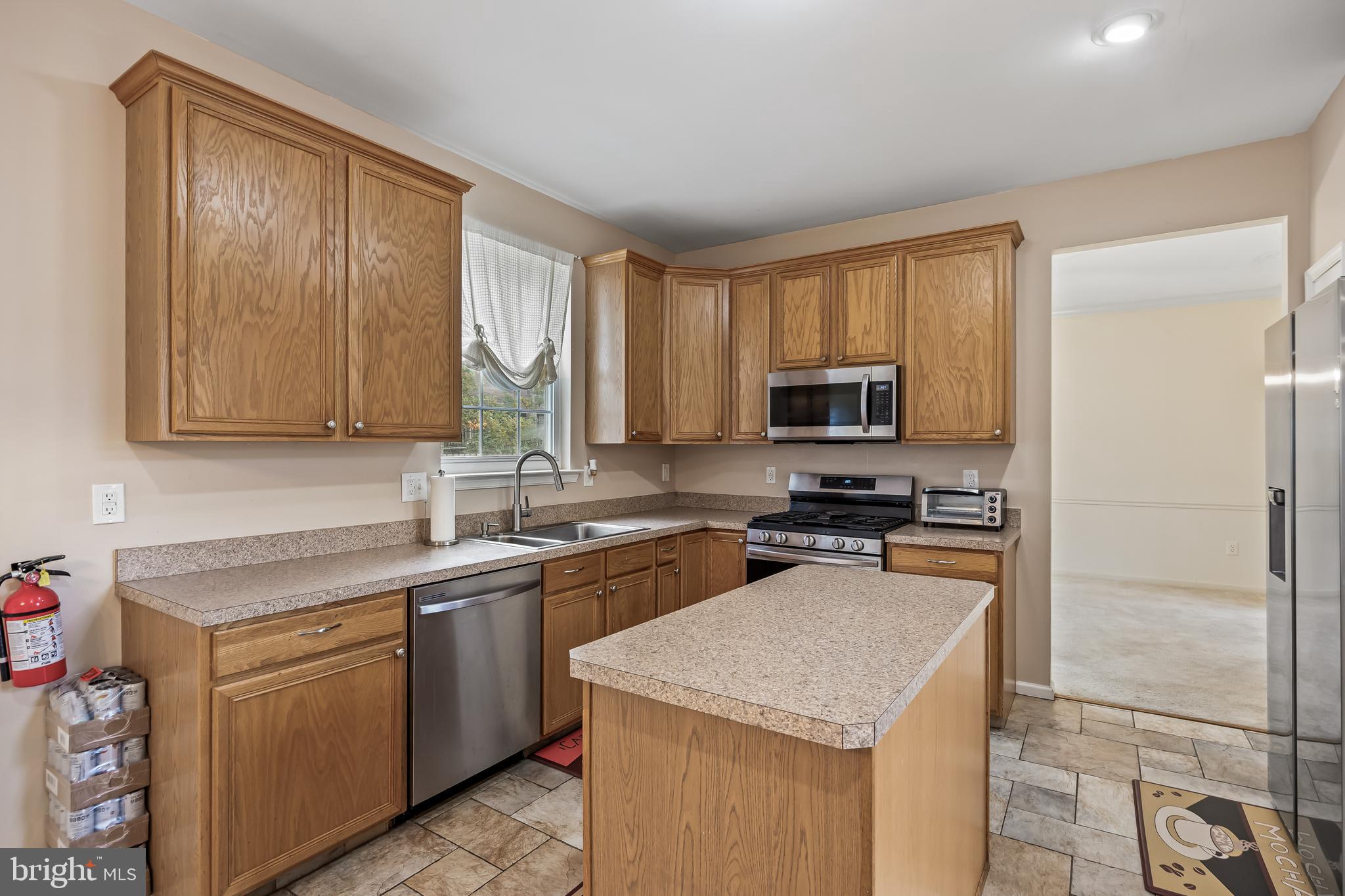 6 Twisting Lane Sicklerville, NJ 08081 - Photo 11 of 39 Kitchen