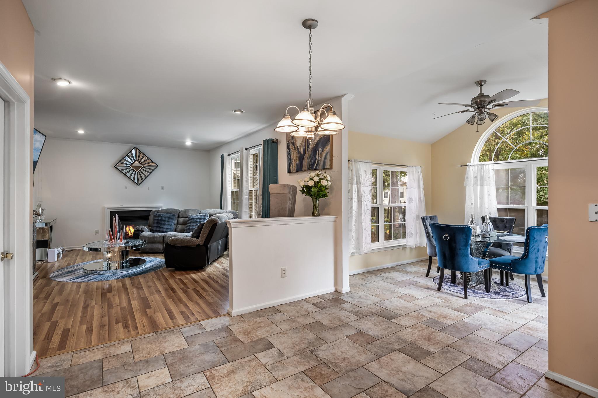 6 Twisting Lane Sicklerville, NJ 08081 - Photo 14 of 39 Eat-In Kitchen