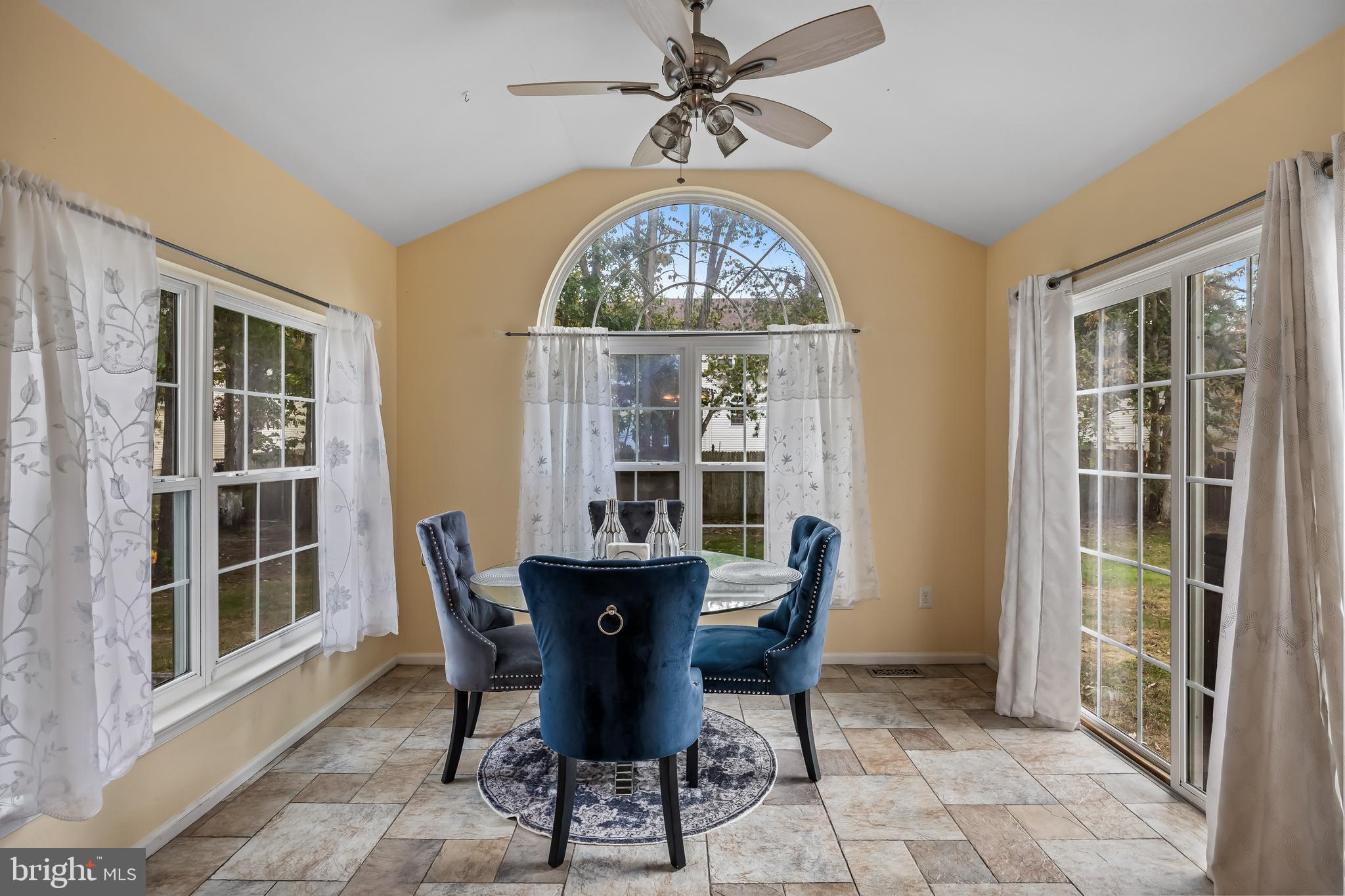 6 Twisting Lane Sicklerville, NJ 08081 - Photo 15 of 39 Morning Room