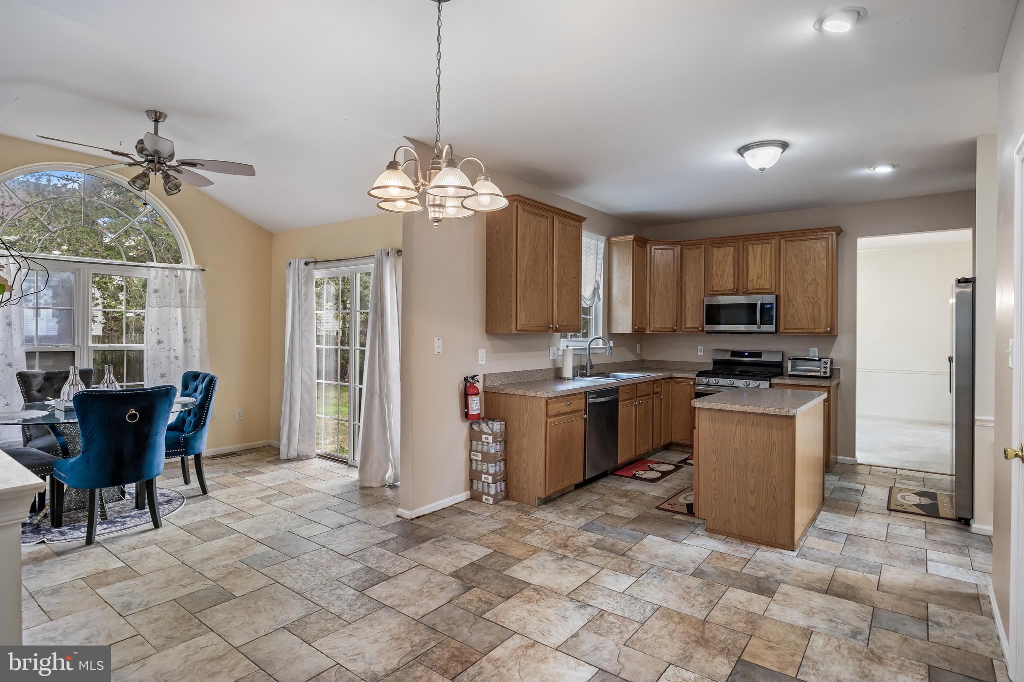 6 Twisting Lane Sicklerville, NJ 08081 - Photo 16 of 39