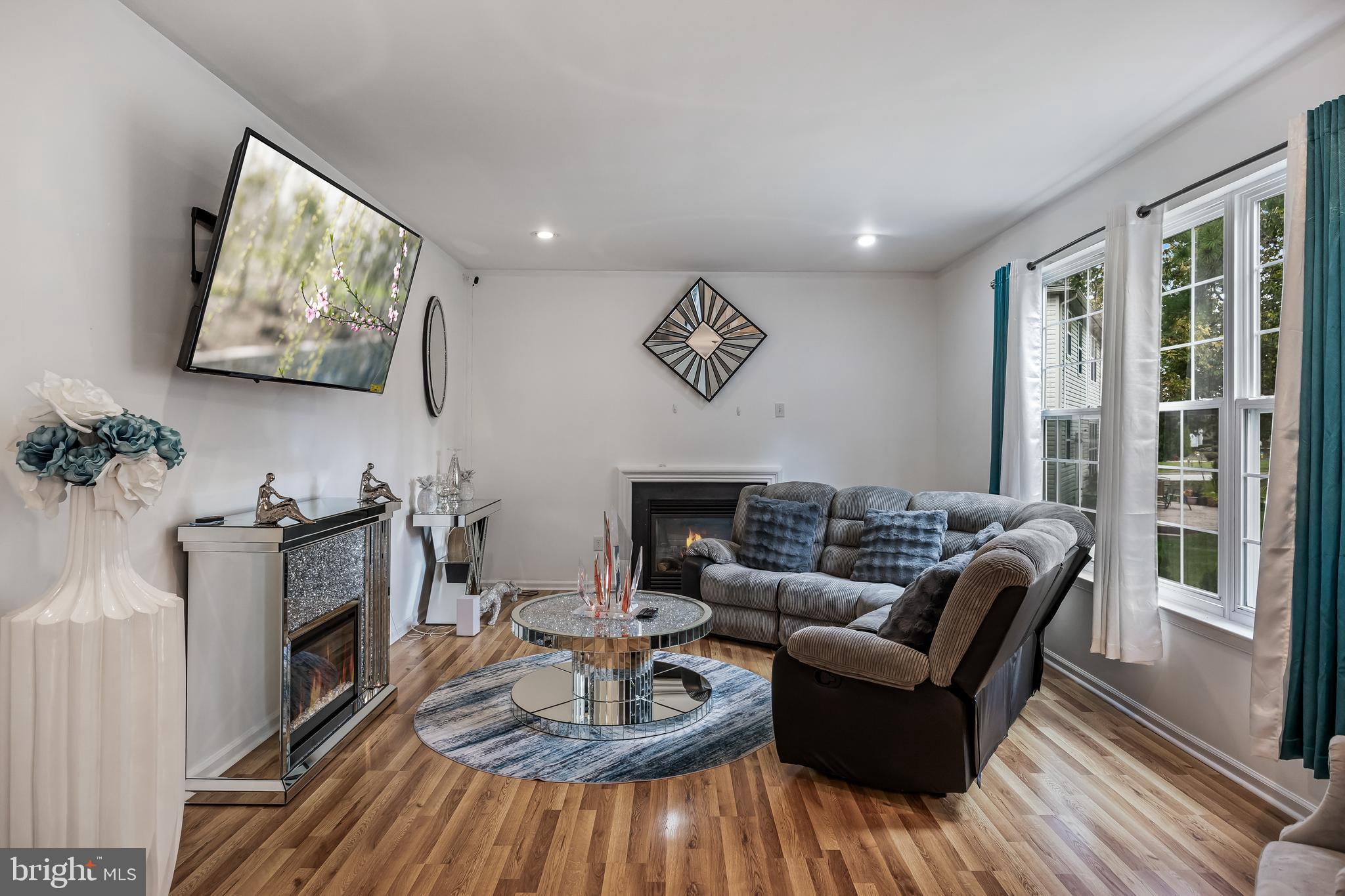 6 Twisting Lane Sicklerville, NJ 08081 - Photo 17 of 39 Family Room