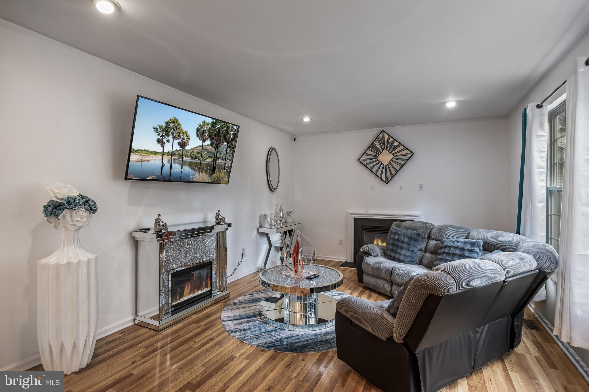 6 Twisting Lane Sicklerville, NJ 08081 - Photo 18 of 39 Family Room