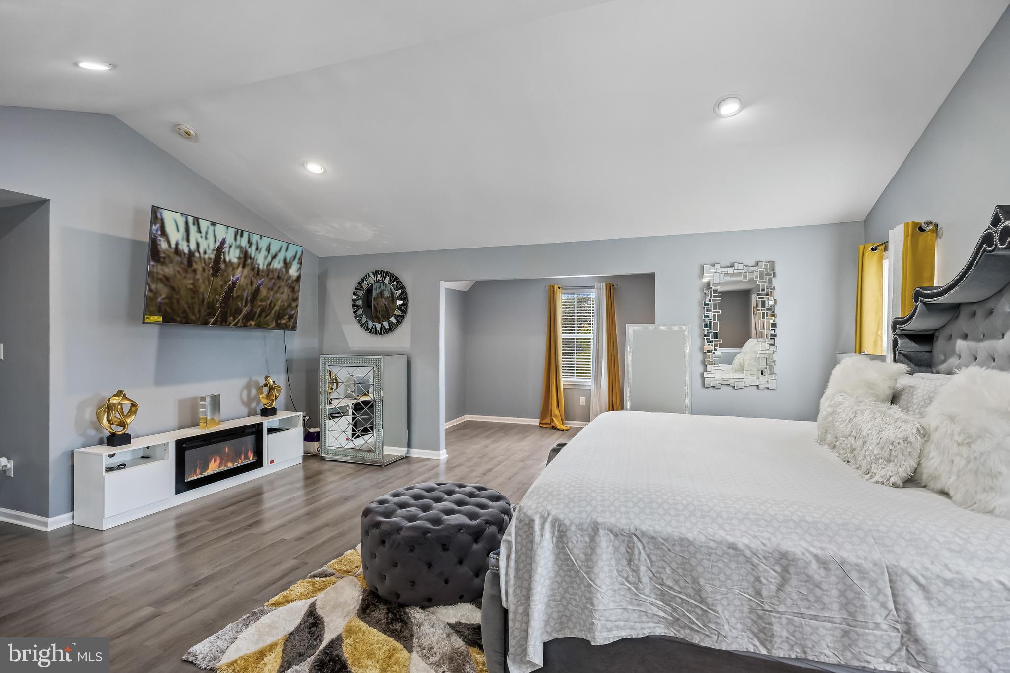 6 Twisting Lane Sicklerville, NJ 08081 - Photo 23 of 39 Primary Bedroom