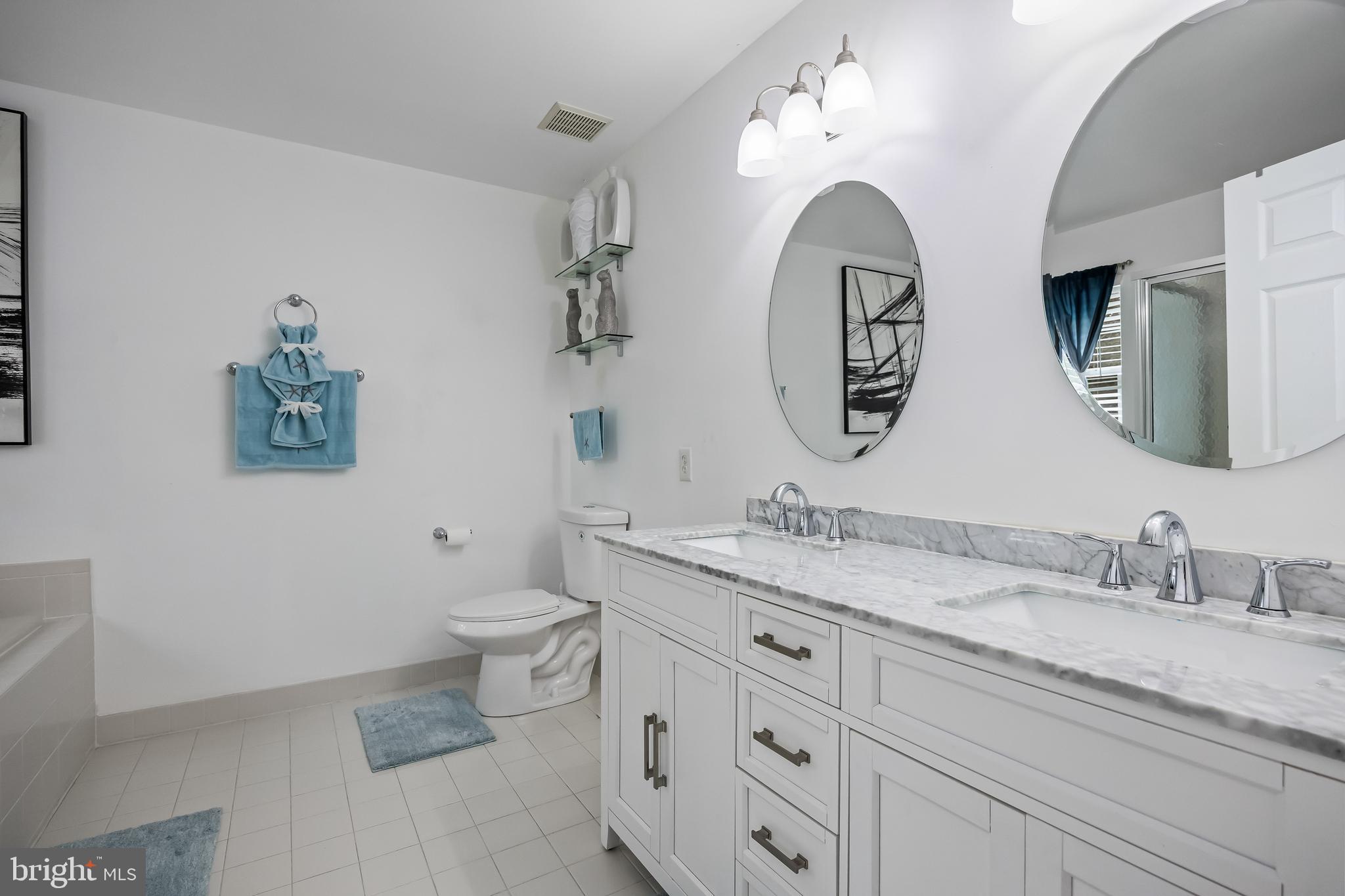 6 Twisting Lane Sicklerville, NJ 08081 - Photo 27 of 39 Primary Bathroom