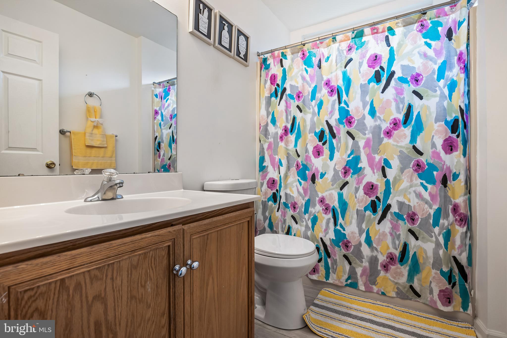 6 Twisting Lane Sicklerville, NJ 08081 - Photo 32 of 39 Full Bathroom 2