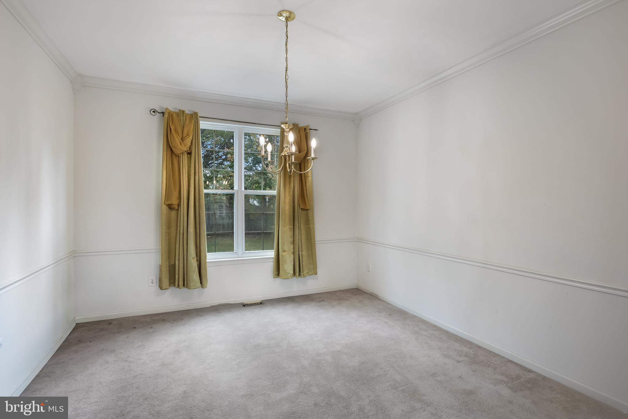 6 Twisting Lane Sicklerville, NJ 08081 - Photo 9 of 39 Dining Rom