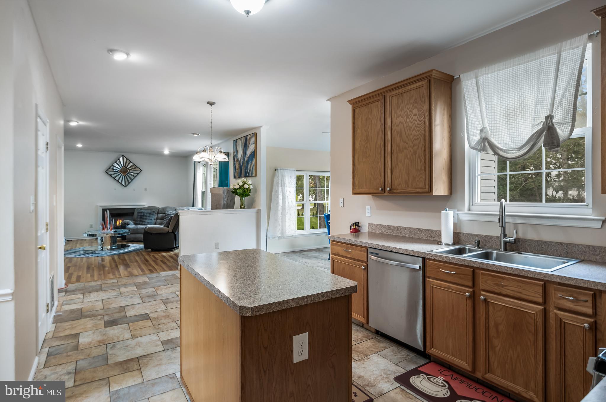 6 Twisting Lane Sicklerville, NJ 08081 - Photo 10 of 39