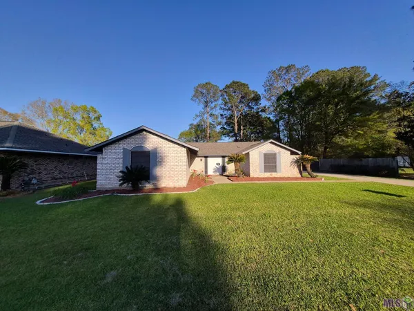 $278,000 | 910 Angee Drive, Denham Springs, LA 70726