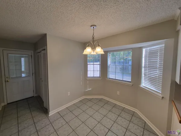 $278,000 | 910 Angee Drive, Denham Springs, LA 70726