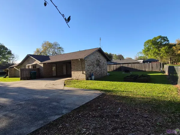 $278,000 | 910 Angee Drive, Denham Springs, LA 70726