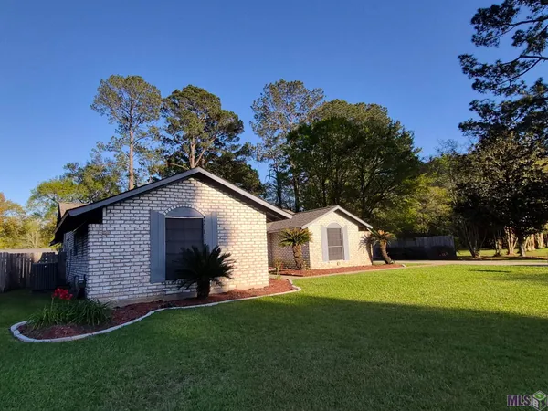 $278,000 | 910 Angee Drive, Denham Springs, LA 70726