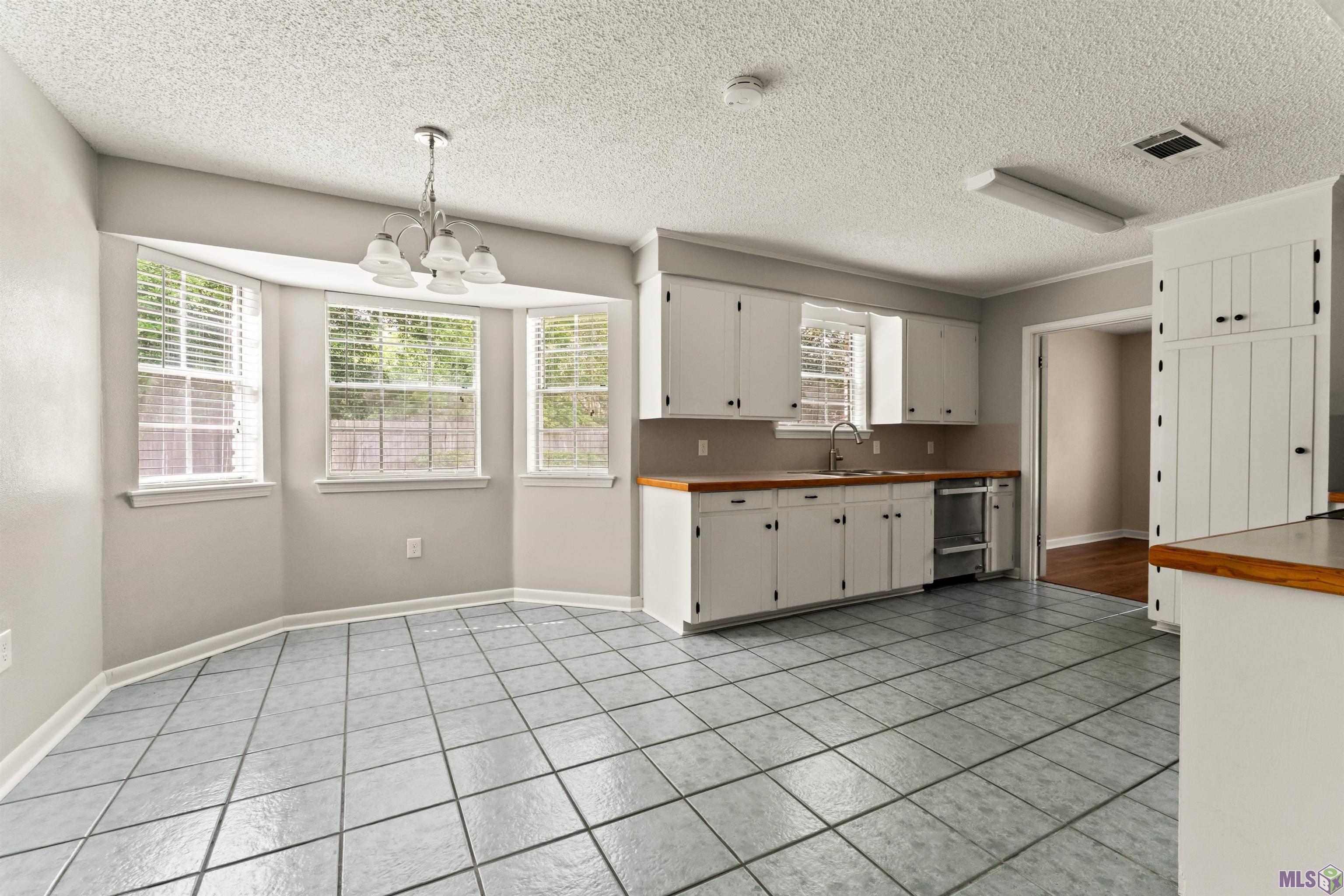 910 Angee Drive Denham Springs, LA 70726 - Photo 4 of 16