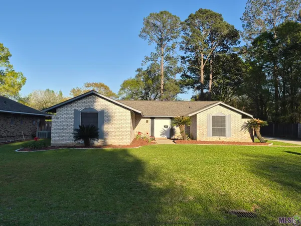 $278,000 | 910 Angee Drive, Denham Springs, LA 70726
