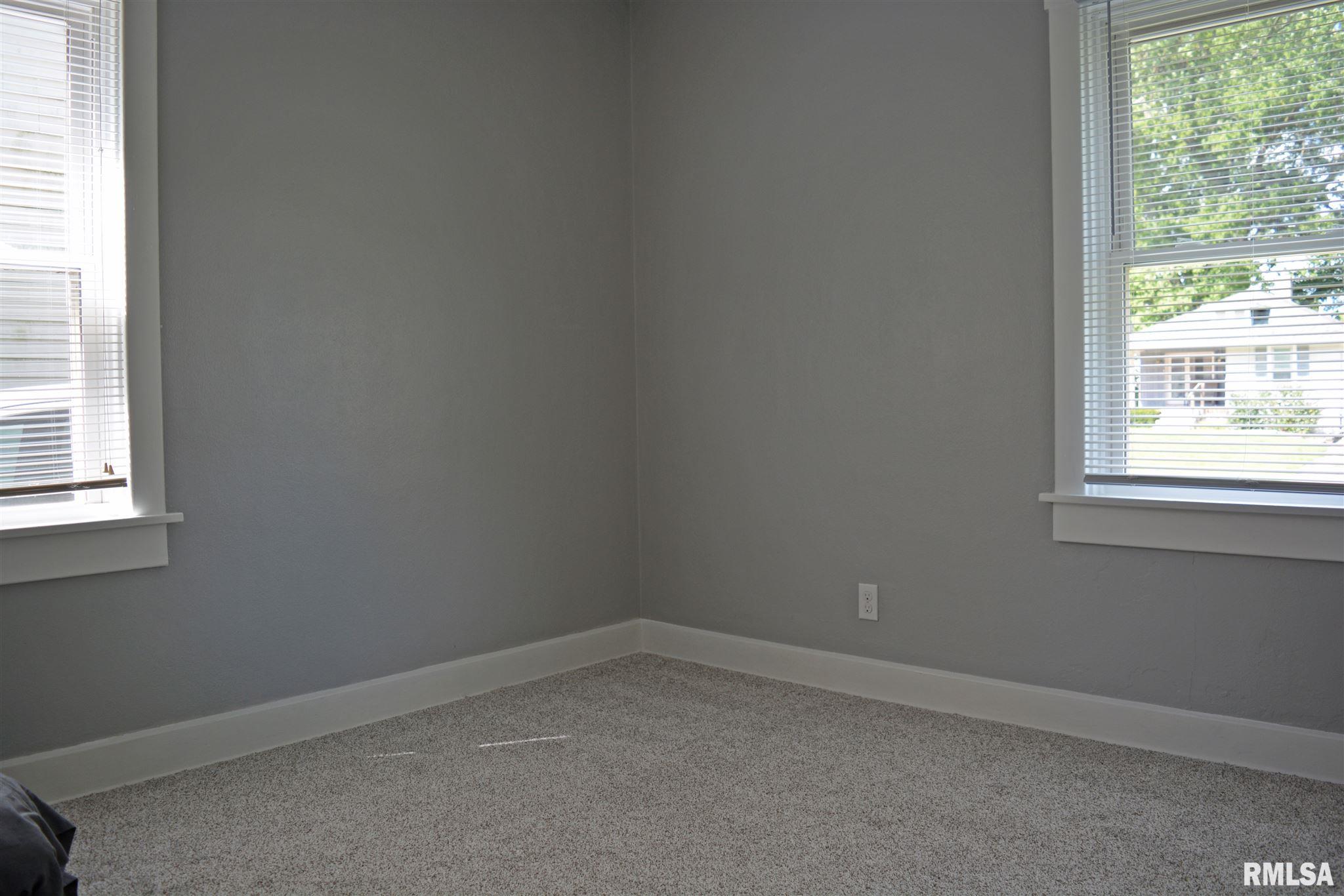 2628 Yale Boulevard Springfield, IL 62703 - Photo 3 of 36 Gallery Image 3