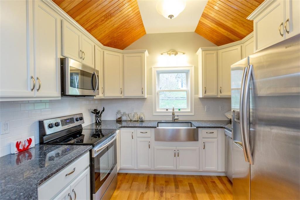 2354 Harpswell Islands Road Bailey Island, ME 04003 - Photo 9 of 28 Photo