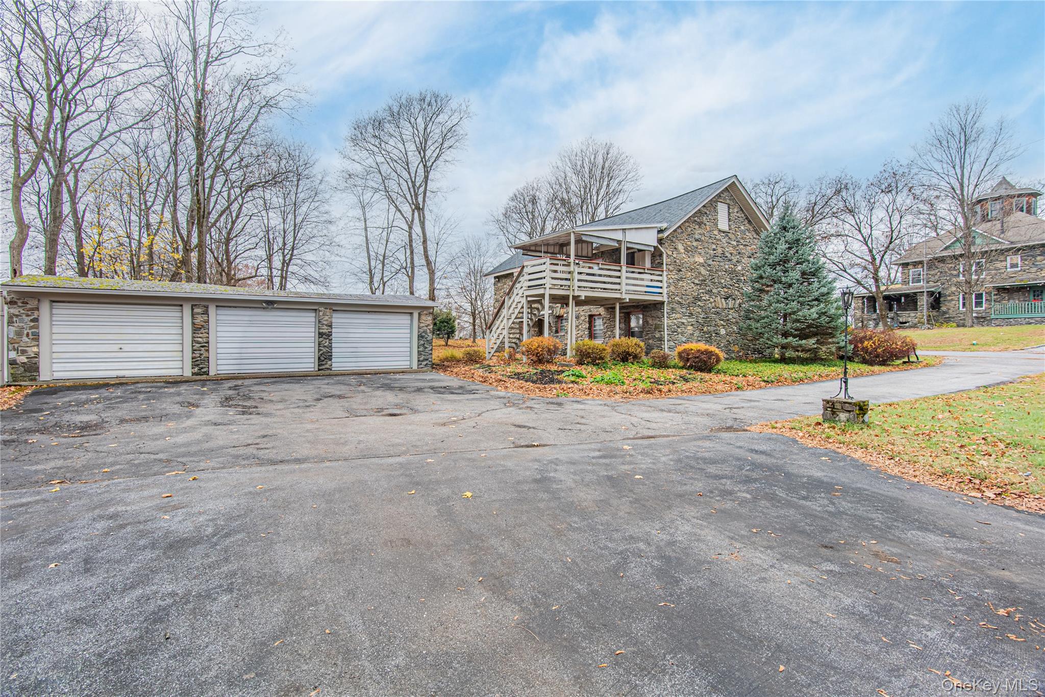 23 Musselman Drive Poughkeepsie, NY 12601 - Photo 4 of 34 Large driveway with 3 car garage