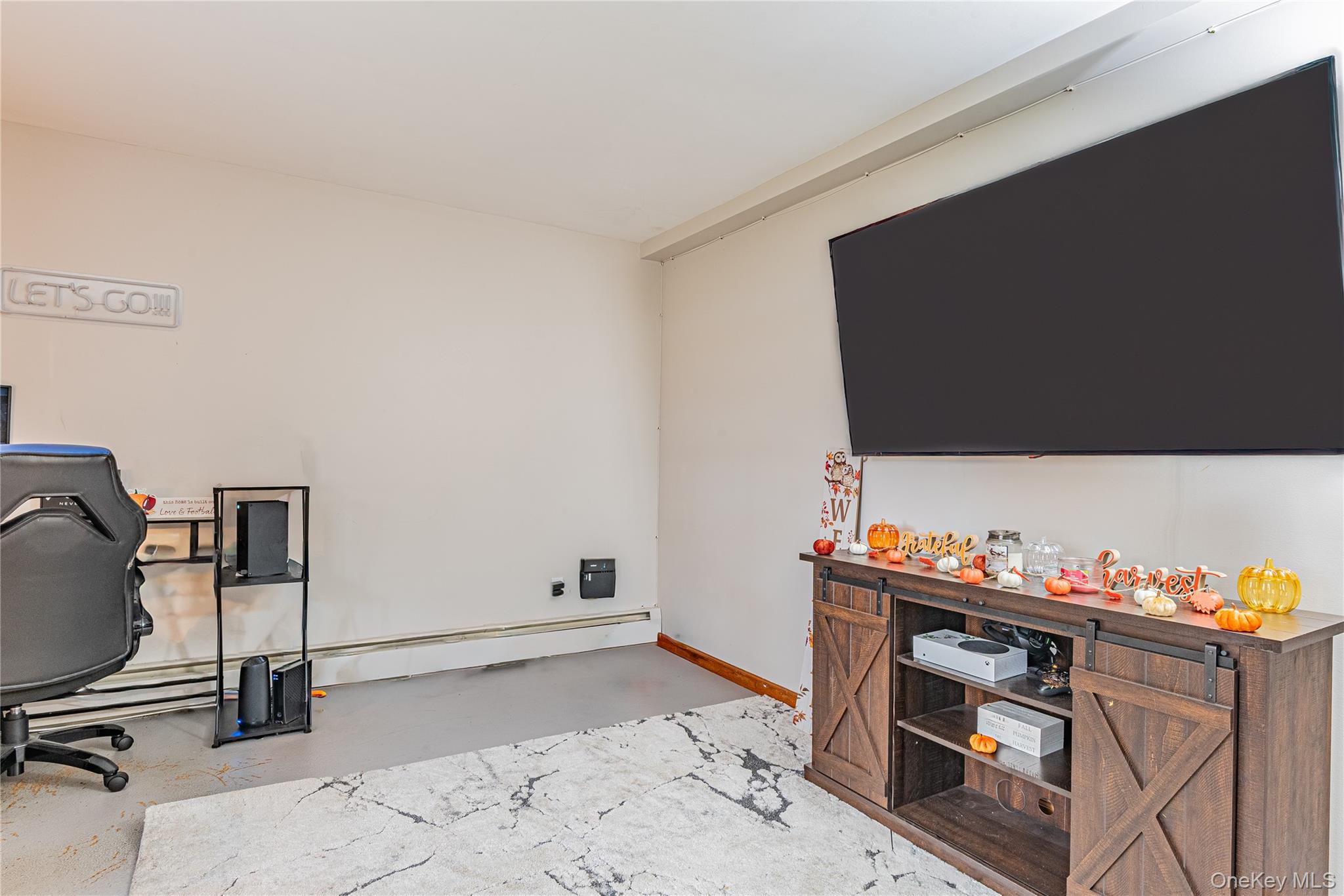 23 Musselman Drive Poughkeepsie, NY 12601 - Photo 10 of 34 Great space for home office .