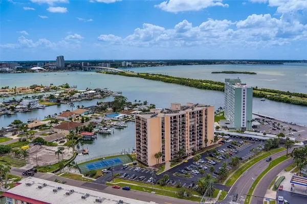 $2,400 | 51 Island Way, Unit 101, Clearwater Beach, FL 33767