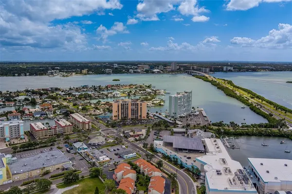 $2,400 | 51 Island Way, Unit 101, Clearwater Beach, FL 33767