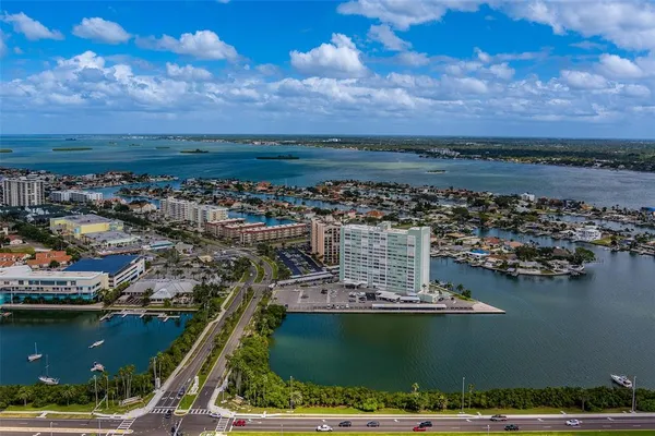 $2,400 | 51 Island Way, Unit 101, Clearwater Beach, FL 33767