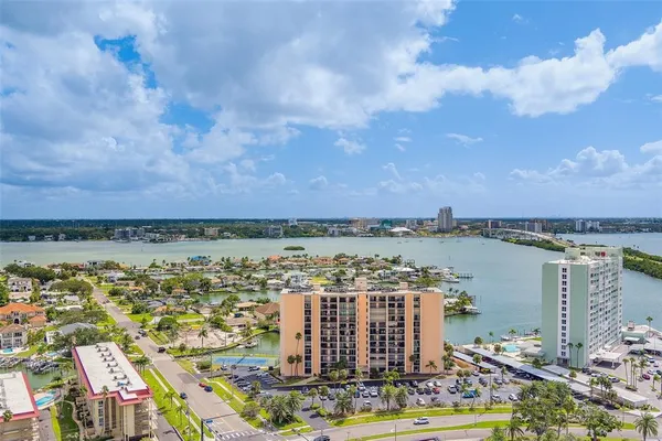$2,400 | 51 Island Way, Unit 101, Clearwater Beach, FL 33767