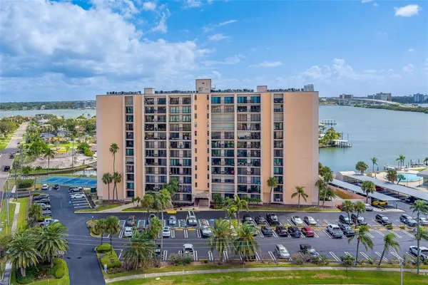 $2,400 | 51 Island Way, Unit 101, Clearwater Beach, FL 33767