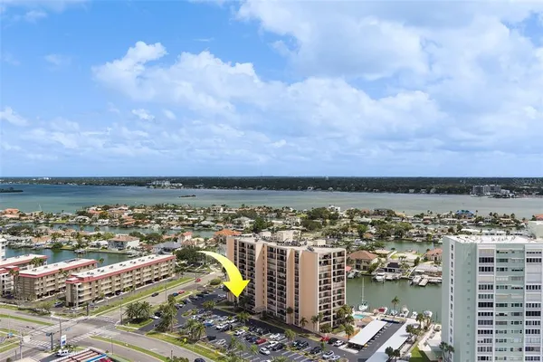 $2,400 | 51 Island Way, Unit 101, Clearwater Beach, FL 33767