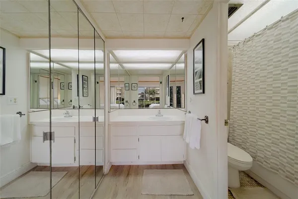 $2,400 | 51 Island Way, Unit 101, Clearwater Beach, FL 33767