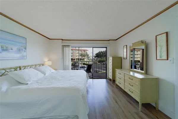 $2,400 | 51 Island Way, Unit 101, Clearwater Beach, FL 33767