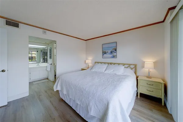 $2,400 | 51 Island Way, Unit 101, Clearwater Beach, FL 33767