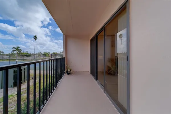 $2,400 | 51 Island Way, Unit 101, Clearwater Beach, FL 33767