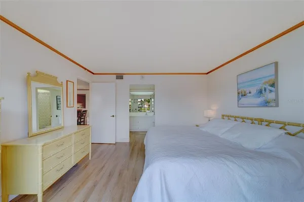 $2,400 | 51 Island Way, Unit 101, Clearwater Beach, FL 33767