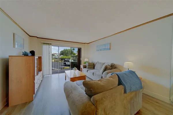 $2,400 | 51 Island Way, Unit 101, Clearwater Beach, FL 33767