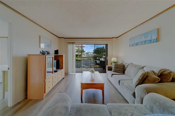 $2,400 | 51 Island Way, Unit 101, Clearwater Beach, FL 33767