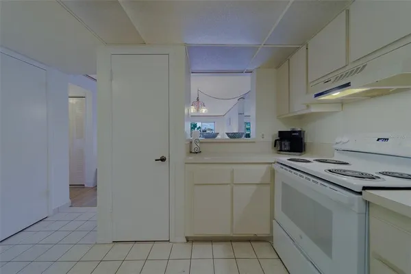 $2,400 | 51 Island Way, Unit 101, Clearwater Beach, FL 33767