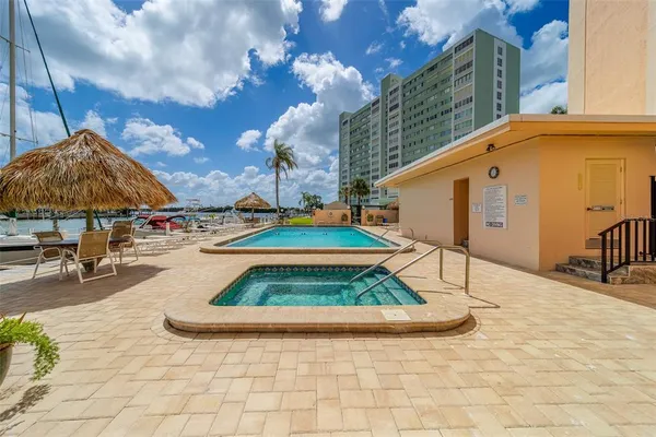 $2,400 | 51 Island Way, Unit 101, Clearwater Beach, FL 33767