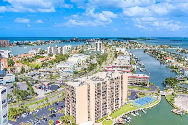 $2,400 | 51 Island Way, Unit 101, Clearwater Beach, FL 33767