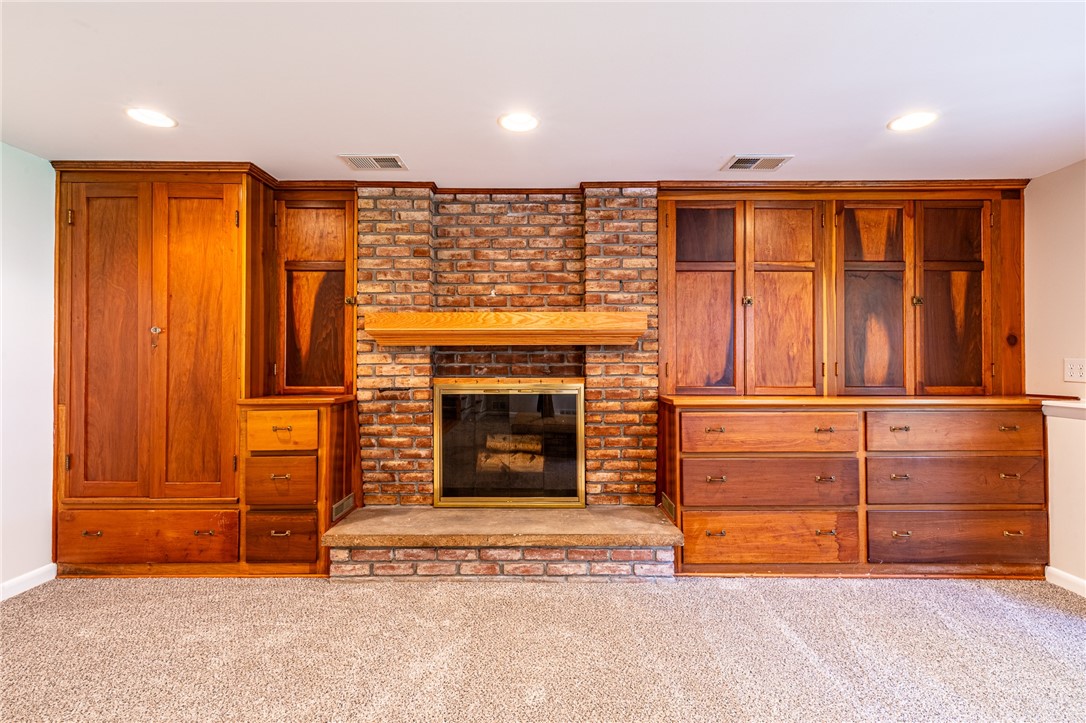 274 Parkview Drive Rochester, NY 14625 - Photo 18 of 41 Beautiful built ins with lots of storage.