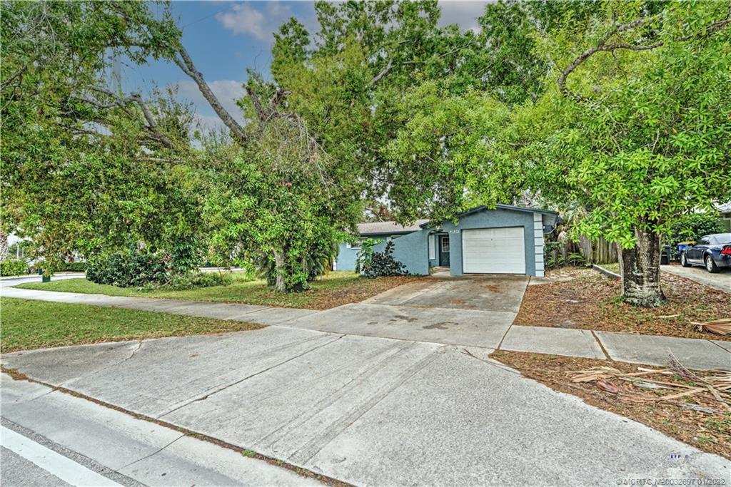 3138 Southeast Salerno Road Stuart, FL 34997 - Photo 3 of 24 Gallery Image 3