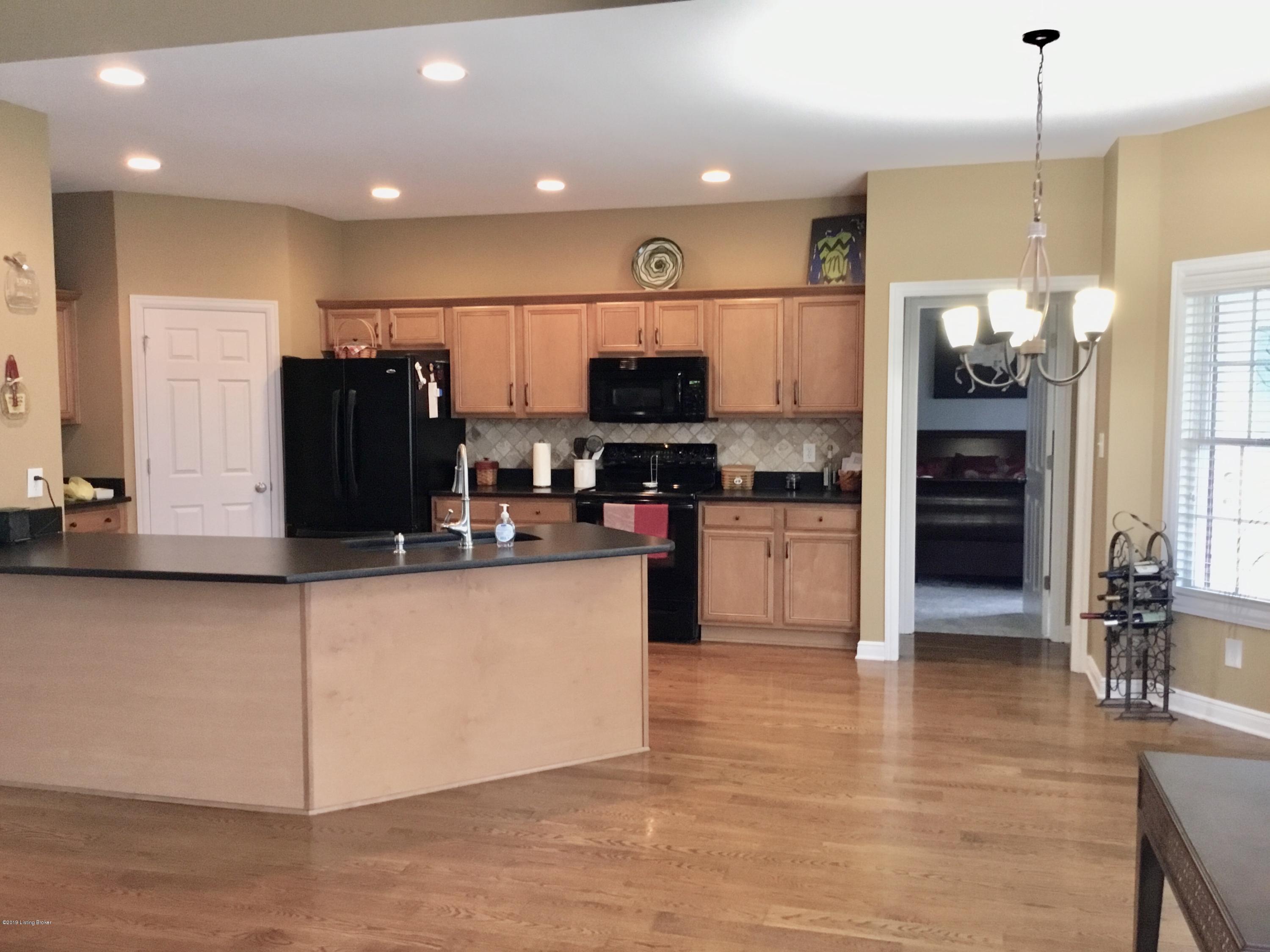 7002 Colton Road Crestwood, KY 40014 - Photo 9 of 29 10B45E8A-EBD8-45CA-ADBC-4436D340772E