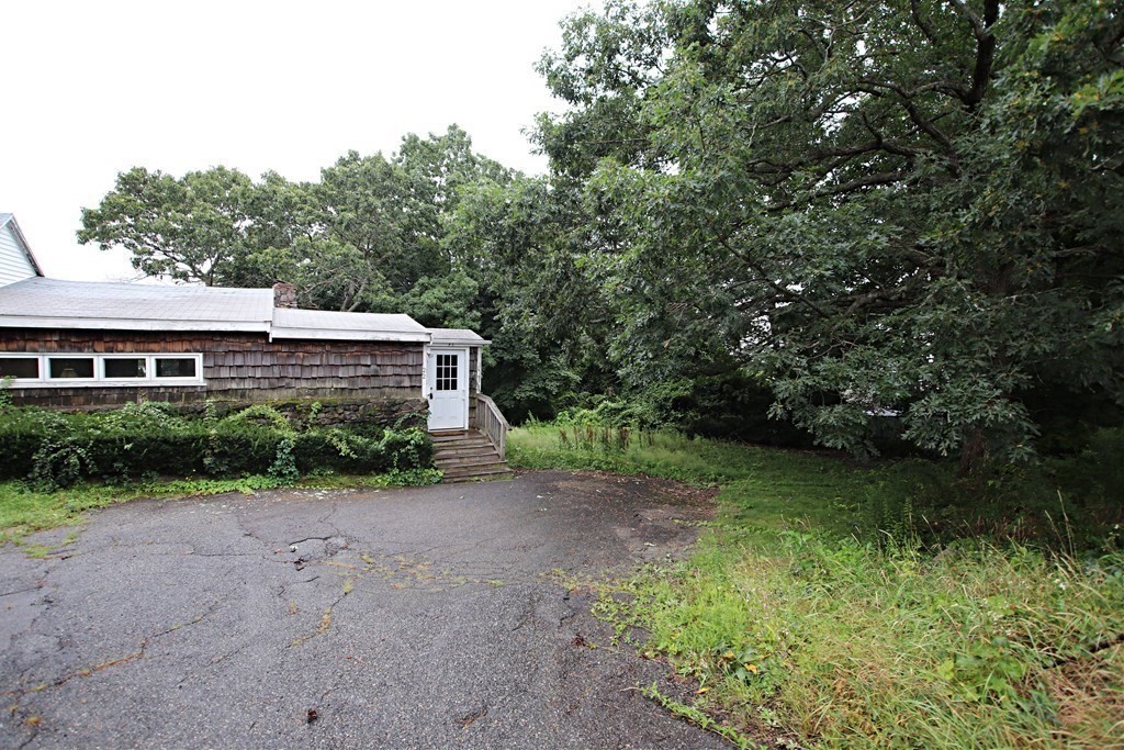 22 Sapphire Road Saugus, MA 01906 - Photo 7 of 22 Gallery Image 7