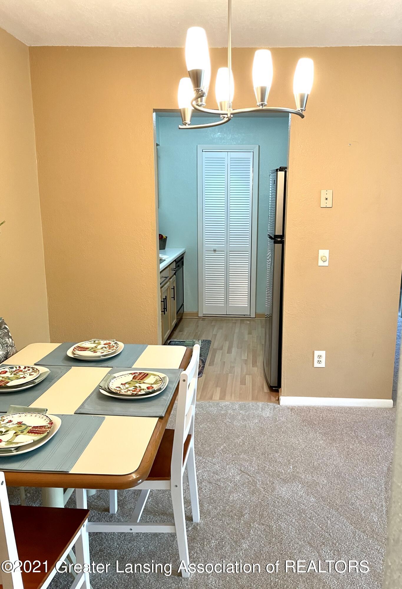 5402 Maple Ridge Road, Unit 6 Haslett, MI 48840 - Photo 7 of 21 Dining&Kitchen