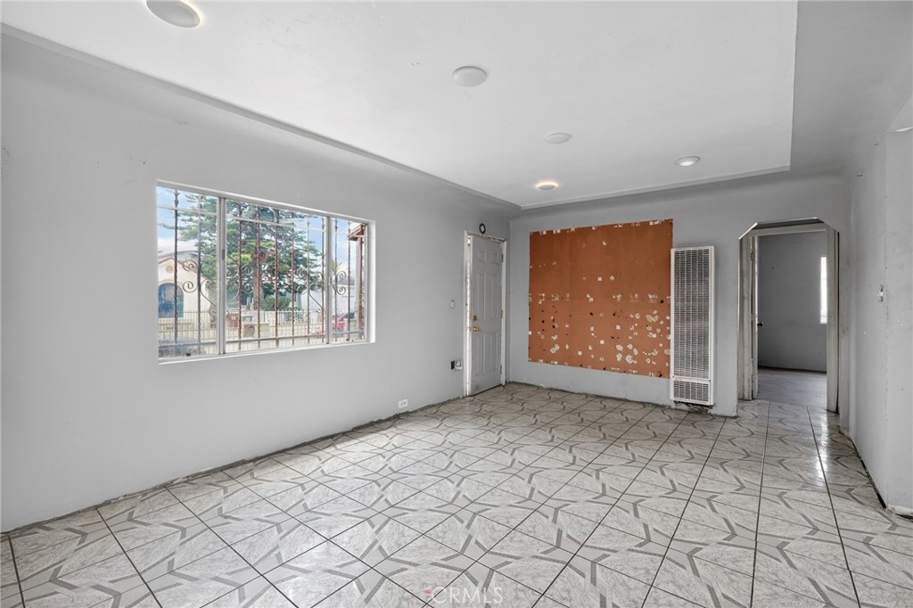 443 West Cedar Street Compton, CA 90220 - Photo 12 of 38