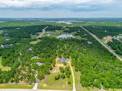 $650,000 | 247 Silver Lakes Drive, Sunset, TX 76270