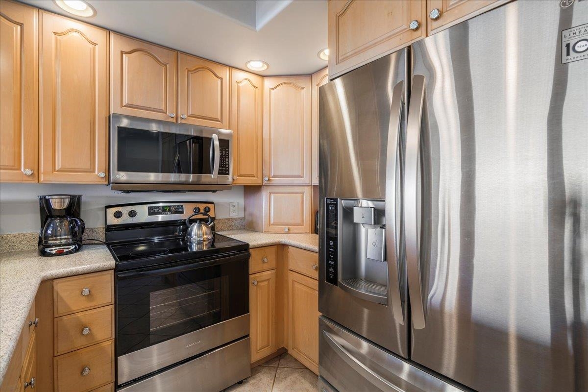 4401 Lower Honoapiilani Road, Unit B503 Lahaina, HI 96761 - Photo 6 of 29